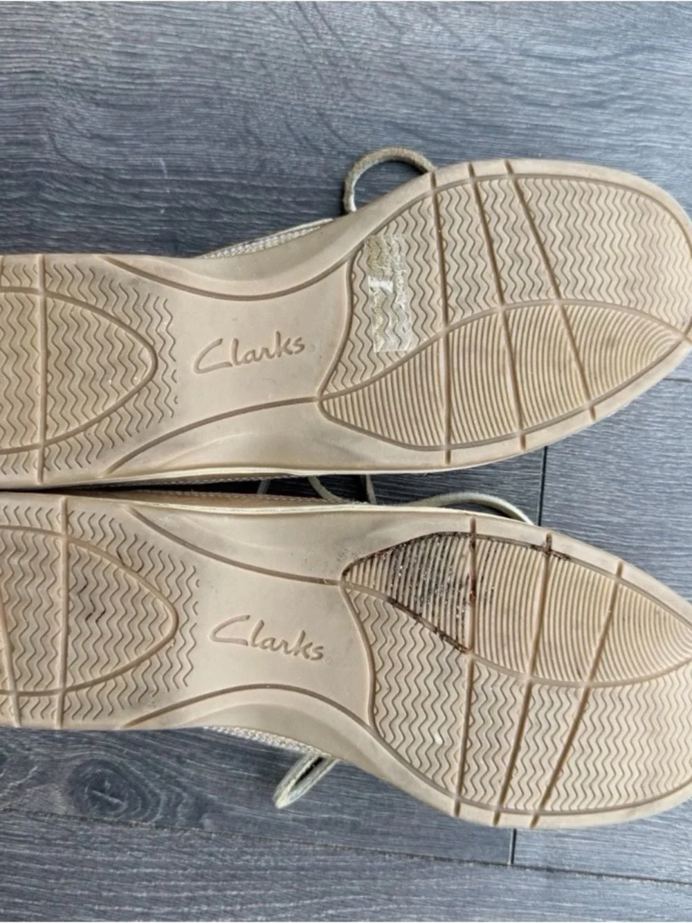 Clarks women’s boat shoes LOT OF 2 Pairs; Blue and Tan Size 11M